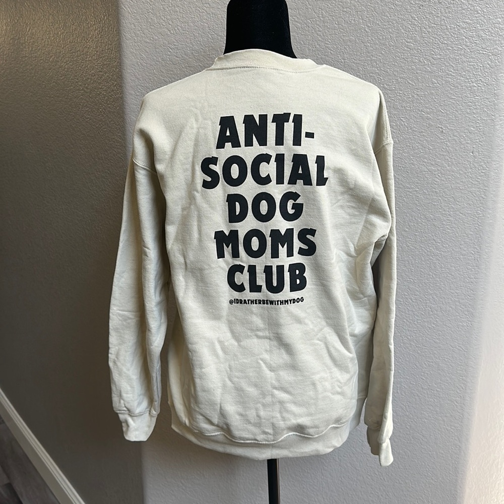 NWOT Dog Mom Sweatshirt Women’s Size M